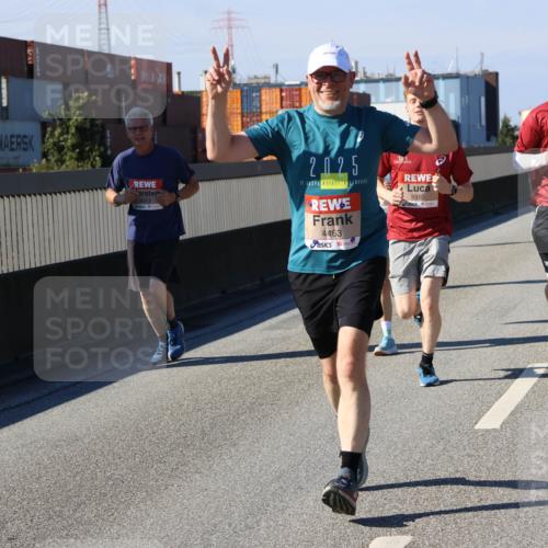 03.10.2025 - Köhlbrandbrückenlauf Strokosch-Dieckow http://msf.ph/oto/9119418 03.10.2025 12:56:56 Position 3 4513, 2025, 39, 4463, 5910, 5911 meine-sportfotos.de
