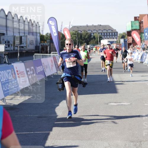 03.10.2025 - Köhlbrandbrückenlauf Jannik Wohlers http://msf.ph/oto/9119419 03.10.2025 13:03:52 Ziel 4063, 4127, 4274, 4322, 4349, 5098, 5414, 5447, 5639, 5950, 6315, 6341, 6392, 6706 meine-sportfotos.de