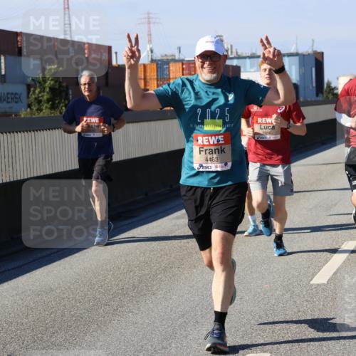 03.10.2025 - Köhlbrandbrückenlauf Strokosch-Dieckow http://msf.ph/oto/9119424 03.10.2025 12:56:56 Position 3 2025, 4463, 5910, 5911 meine-sportfotos.de