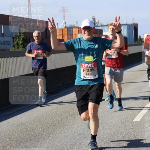 03.10.2025 - Köhlbrandbrückenlauf Strokosch-Dieckow http://msf.ph/oto/9119430 03.10.2025 12:56:56 Position 3 2025, 4463, 5910, 5911 meine-sportfotos.de