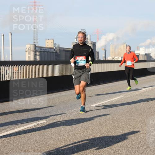 03.10.2025 - Köhlbrandbrückenlauf Lena Gebhardt http://msf.ph/oto/9119431 03.10.2025 09:45:19 Position 2 2796 meine-sportfotos.de