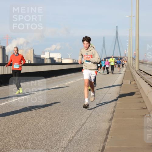 03.10.2025 - Köhlbrandbrückenlauf Lena Gebhardt http://msf.ph/oto/9119441 03.10.2025 09:45:20 Position 2  meine-sportfotos.de
