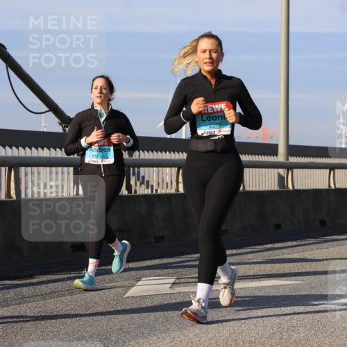 03.10.2025 - Köhlbrandbrückenlauf Strokosch-Dieckow http://msf.ph/oto/9119456 03.10.2025 09:53:21 Position 2 1614, 2270, 1995 meine-sportfotos.de