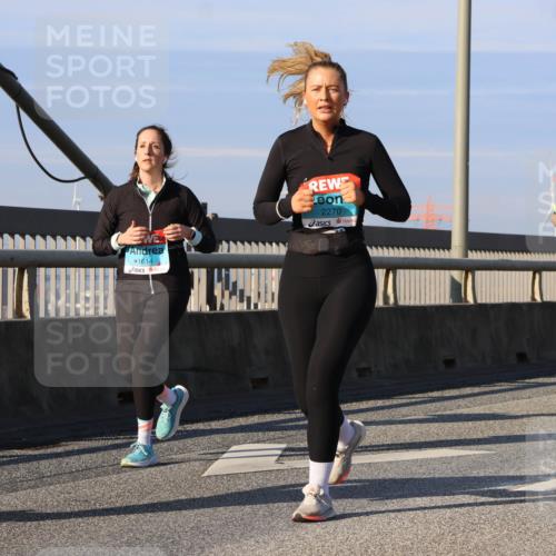 03.10.2025 - Köhlbrandbrückenlauf Strokosch-Dieckow http://msf.ph/oto/9119461 03.10.2025 09:53:21 Position 2 1614, 2270, 1995 meine-sportfotos.de
