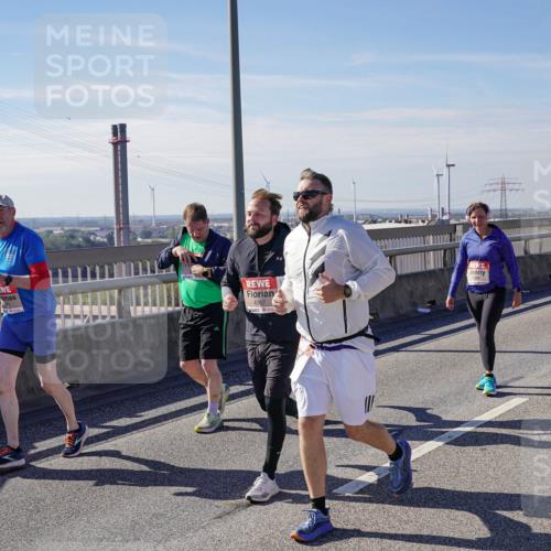 03.10.2025 - Köhlbrandbrückenlauf Michael Burmester http://msf.ph/oto/9119473 03.10.2025 13:00:47 Position 2 4767 meine-sportfotos.de