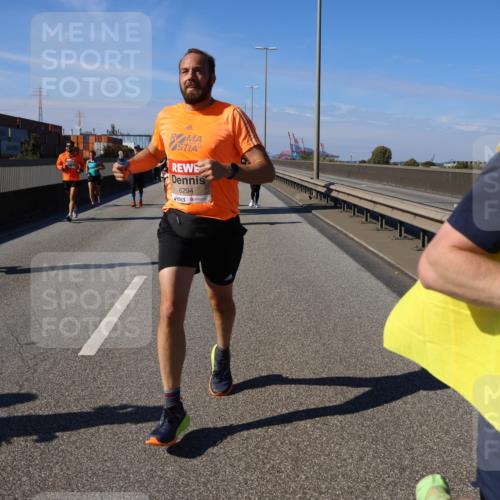 03.10.2025 - Köhlbrandbrückenlauf Strokosch-Dieckow http://msf.ph/oto/9119482 03.10.2025 12:57:00 Position 3 6294 meine-sportfotos.de