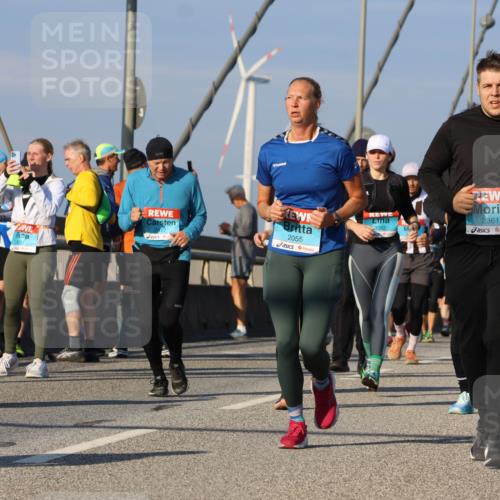 03.10.2025 - Köhlbrandbrückenlauf Strokosch-Dieckow http://msf.ph/oto/9119488 03.10.2025 09:53:24 Position 2 17, 2055, 3382, 2361 meine-sportfotos.de