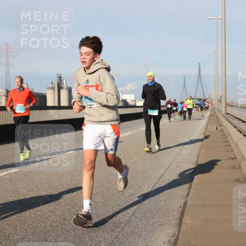 03.10.2025 - Köhlbrandbrückenlauf Lena Gebhardt http://msf.ph/oto/9119491 03.10.2025 09:45:22 Position 2  meine-sportfotos.de