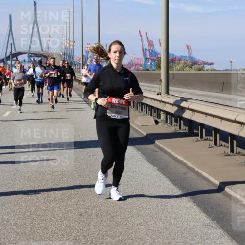 03.10.2025 - Köhlbrandbrückenlauf Strokosch-Dieckow http://msf.ph/oto/9119513 03.10.2025 12:57:03 Position 3 4855 meine-sportfotos.de