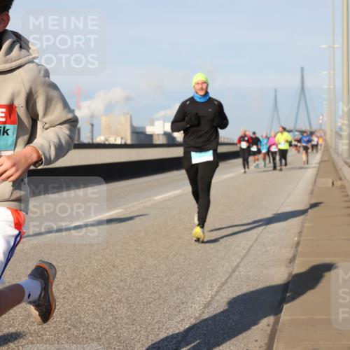 03.10.2025 - Köhlbrandbrückenlauf Lena Gebhardt http://msf.ph/oto/9119519 03.10.2025 09:45:22 Position 2 396 meine-sportfotos.de