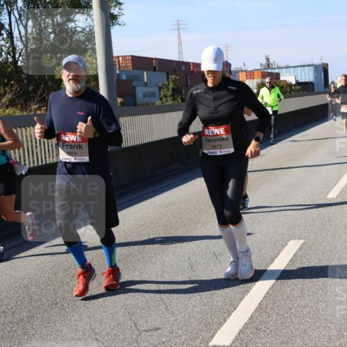 03.10.2025 - Köhlbrandbrückenlauf Strokosch-Dieckow http://msf.ph/oto/9119526 03.10.2025 12:57:04 Position 3 4864, 4873 meine-sportfotos.de