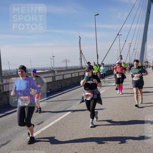 03.10.2025 - Köhlbrandbrückenlauf Michael Burmester http://msf.ph/oto/9119536 03.10.2025 13:00:50 Position 2  meine-sportfotos.de