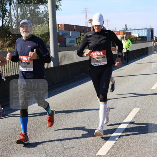 03.10.2025 - Köhlbrandbrückenlauf Strokosch-Dieckow http://msf.ph/oto/9119540 03.10.2025 12:57:04 Position 3 4864, 4873 meine-sportfotos.de