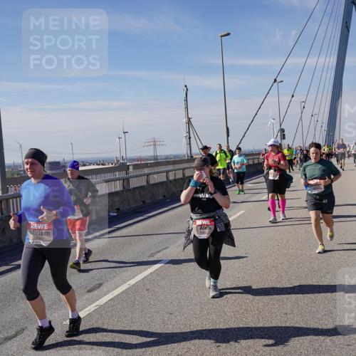 03.10.2025 - Köhlbrandbrückenlauf Michael Burmester http://msf.ph/oto/9119546 03.10.2025 13:00:50 Position 2 5362 meine-sportfotos.de