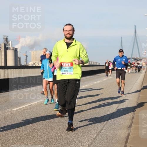 03.10.2025 - Köhlbrandbrückenlauf Lena Gebhardt http://msf.ph/oto/9119613 03.10.2025 09:45:30 Position 2 2889 meine-sportfotos.de