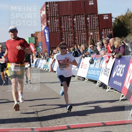 03.10.2025 - Köhlbrandbrückenlauf Jannik Wohlers http://msf.ph/oto/9119620 03.10.2025 13:03:56 Ziel 4127, 4322, 4349, 5098, 5414, 5447, 5950, 5958, 6315, 6341, 6392, 6706 meine-sportfotos.de
