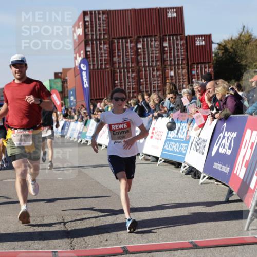 03.10.2025 - Köhlbrandbrückenlauf Jannik Wohlers http://msf.ph/oto/9119625 03.10.2025 13:03:56 Ziel 4127, 4322, 4349, 5098, 5414, 5447, 5950, 5958, 6315, 6341, 6392, 6706 meine-sportfotos.de