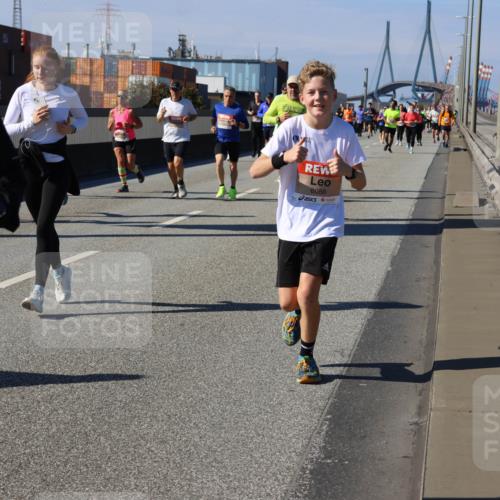 03.10.2025 - Köhlbrandbrückenlauf Strokosch-Dieckow http://msf.ph/oto/9119629 03.10.2025 12:57:17 Position 3 6088 meine-sportfotos.de