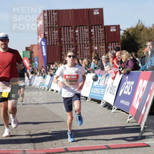 03.10.2025 - Köhlbrandbrückenlauf Jannik Wohlers http://msf.ph/oto/9119644 03.10.2025 13:03:56 Ziel 4127, 4322, 4349, 5098, 5414, 5447, 5950, 5958, 6315, 6341, 6392, 6706 meine-sportfotos.de