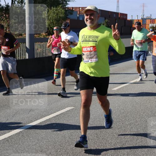 03.10.2025 - Köhlbrandbrückenlauf Strokosch-Dieckow http://msf.ph/oto/9119645 03.10.2025 12:57:21 Position 3 15, 6791 meine-sportfotos.de