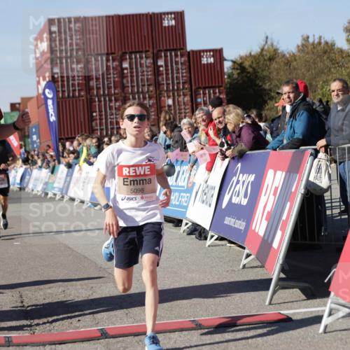 03.10.2025 - Köhlbrandbrückenlauf Jannik Wohlers http://msf.ph/oto/9119667 03.10.2025 13:03:56 Ziel 4127, 4322, 4349, 5098, 5414, 5447, 5950, 5958, 6315, 6341, 6392, 6706 meine-sportfotos.de