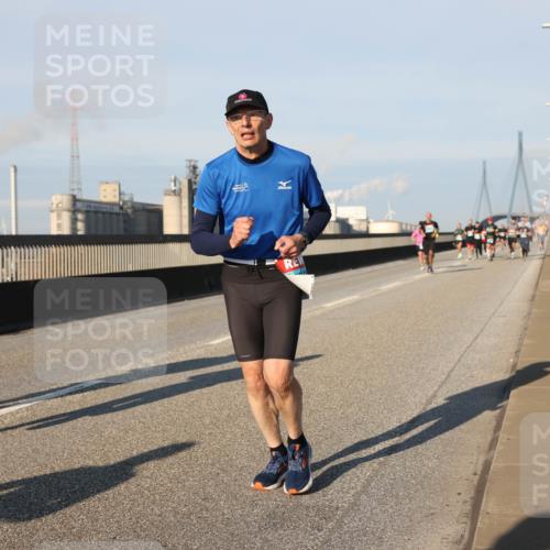 03.10.2025 - Köhlbrandbrückenlauf Lena Gebhardt http://msf.ph/oto/9119680 03.10.2025 09:45:33 Position 2 3650, 11 meine-sportfotos.de