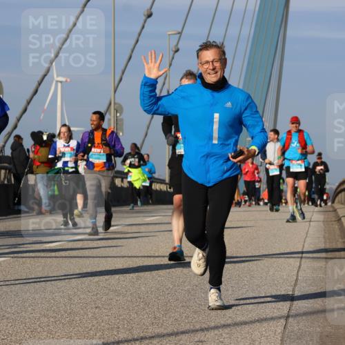 03.10.2025 - Köhlbrandbrückenlauf Strokosch-Dieckow http://msf.ph/oto/9119681 03.10.2025 09:53:49 Position 2 2810, 2142 meine-sportfotos.de