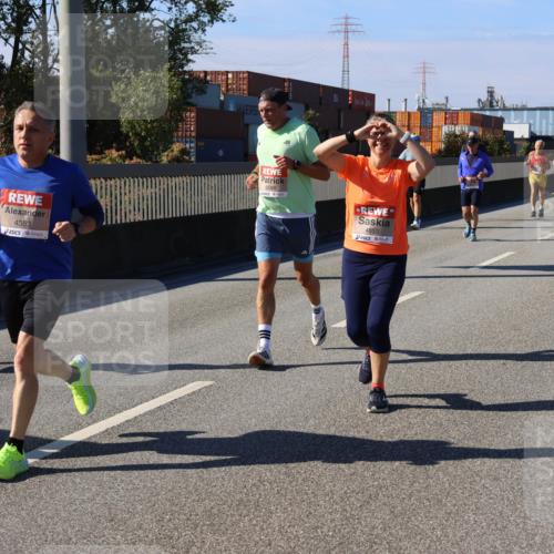 03.10.2025 - Köhlbrandbrückenlauf Strokosch-Dieckow http://msf.ph/oto/9119686 03.10.2025 12:57:22 Position 3 354, 4353, 6588, 4853 meine-sportfotos.de