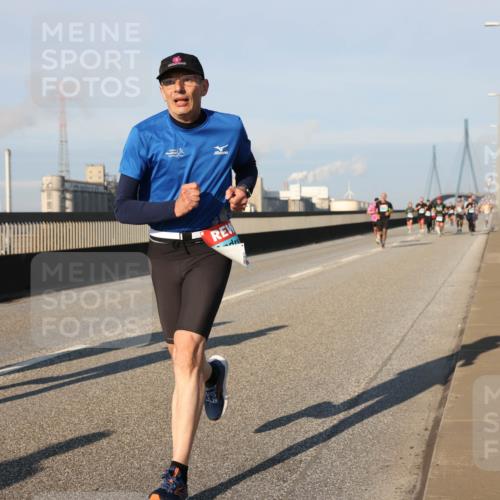 03.10.2025 - Köhlbrandbrückenlauf Lena Gebhardt http://msf.ph/oto/9119691 03.10.2025 09:45:33 Position 2  meine-sportfotos.de