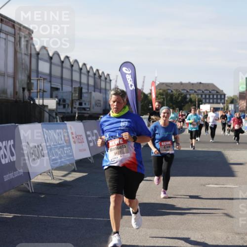 03.10.2025 - Köhlbrandbrückenlauf Jannik Wohlers http://msf.ph/oto/9119706 03.10.2025 13:35:08 Ziel 5360, 5427, 5557, 5604, 6265 meine-sportfotos.de