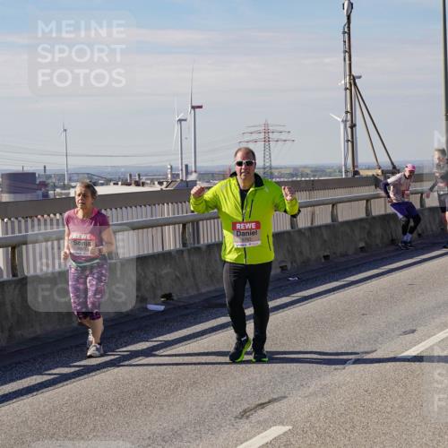 03.10.2025 - Köhlbrandbrückenlauf Michael Burmester http://msf.ph/oto/9119713 03.10.2025 13:01:00 Position 2 9, 5783 meine-sportfotos.de