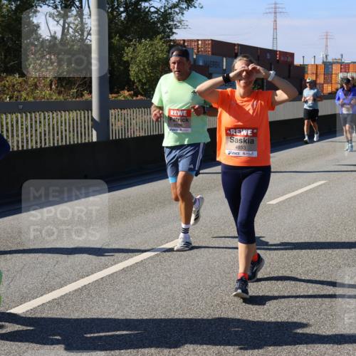 03.10.2025 - Köhlbrandbrückenlauf Strokosch-Dieckow http://msf.ph/oto/9119717 03.10.2025 12:57:22 Position 3 4353, 6588, 4853 meine-sportfotos.de