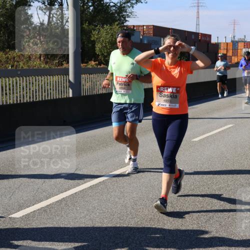 03.10.2025 - Köhlbrandbrückenlauf Strokosch-Dieckow http://msf.ph/oto/9119722 03.10.2025 12:57:23 Position 3 4353, 6588, 4853 meine-sportfotos.de