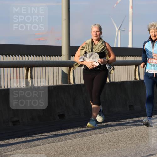 03.10.2025 - Köhlbrandbrückenlauf Strokosch-Dieckow http://msf.ph/oto/9119752 03.10.2025 09:53:58 Position 2 3570 meine-sportfotos.de