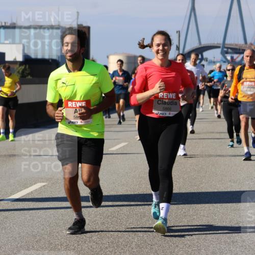 03.10.2025 - Köhlbrandbrückenlauf Strokosch-Dieckow http://msf.ph/oto/9119791 03.10.2025 12:57:29 Position 3 586, 5866 meine-sportfotos.de