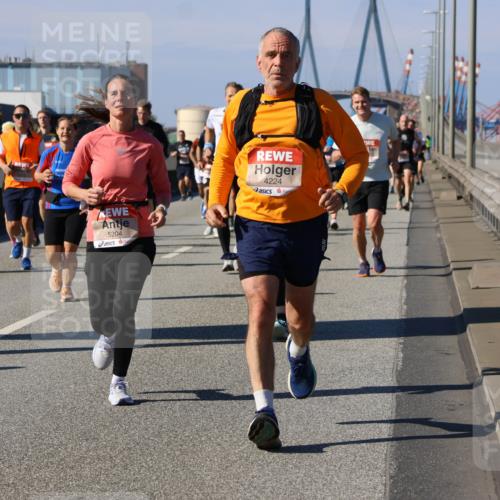 03.10.2025 - Köhlbrandbrückenlauf Strokosch-Dieckow http://msf.ph/oto/9119810 03.10.2025 12:57:33 Position 3 5204, 4224 meine-sportfotos.de