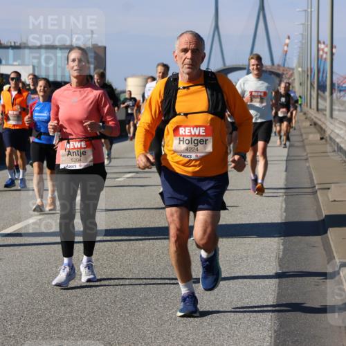 03.10.2025 - Köhlbrandbrückenlauf Strokosch-Dieckow http://msf.ph/oto/9119822 03.10.2025 12:57:33 Position 3 5204, 4224 meine-sportfotos.de