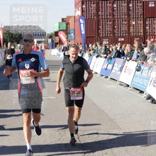 03.10.2025 - Köhlbrandbrückenlauf Jannik Wohlers http://msf.ph/oto/9119831 03.10.2025 13:03:59 Ziel 4056, 4127, 4349, 4372, 4480, 5098, 5414, 5447, 5950, 5958, 6315, 6341, 6392, 6706 meine-sportfotos.de