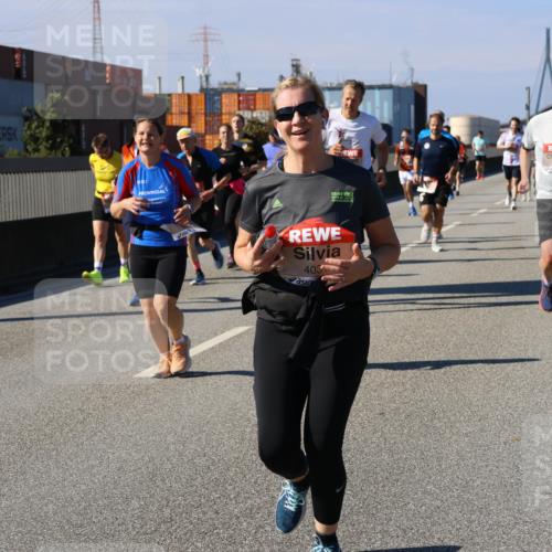 03.10.2025 - Köhlbrandbrückenlauf Strokosch-Dieckow http://msf.ph/oto/9119832 03.10.2025 12:57:37 Position 3 403 meine-sportfotos.de