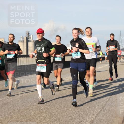 03.10.2025 - Köhlbrandbrückenlauf Lena Gebhardt http://msf.ph/oto/9119838 03.10.2025 09:45:44 Position 2 1602, 3568, 3264 meine-sportfotos.de