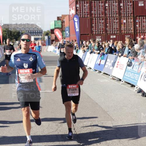 03.10.2025 - Köhlbrandbrückenlauf Jannik Wohlers http://msf.ph/oto/9119839 03.10.2025 13:03:59 Ziel 4056, 4127, 4349, 4372, 4480, 5098, 5414, 5447, 5950, 5958, 6315, 6341, 6392, 6706 meine-sportfotos.de