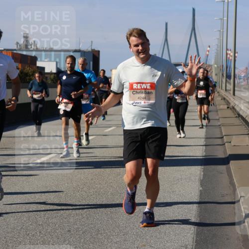 03.10.2025 - Köhlbrandbrückenlauf Strokosch-Dieckow http://msf.ph/oto/9119842 03.10.2025 12:57:38 Position 3 2013, 4776, 4244 meine-sportfotos.de