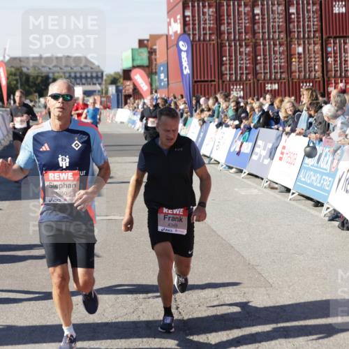 03.10.2025 - Köhlbrandbrückenlauf Jannik Wohlers http://msf.ph/oto/9119844 03.10.2025 13:03:59 Ziel 4056, 4127, 4349, 4372, 4480, 5098, 5414, 5447, 5950, 5958, 6315, 6341, 6392, 6706 meine-sportfotos.de