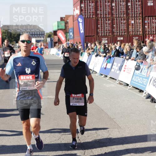 03.10.2025 - Köhlbrandbrückenlauf Jannik Wohlers http://msf.ph/oto/9119850 03.10.2025 13:03:59 Ziel 4056, 4127, 4349, 4372, 4480, 5098, 5414, 5447, 5950, 5958, 6315, 6341, 6392, 6706 meine-sportfotos.de