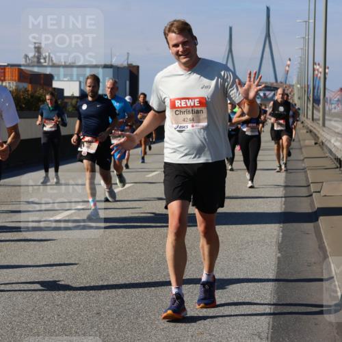 03.10.2025 - Köhlbrandbrückenlauf Strokosch-Dieckow http://msf.ph/oto/9119852 03.10.2025 12:57:39 Position 3 4776, 4244 meine-sportfotos.de