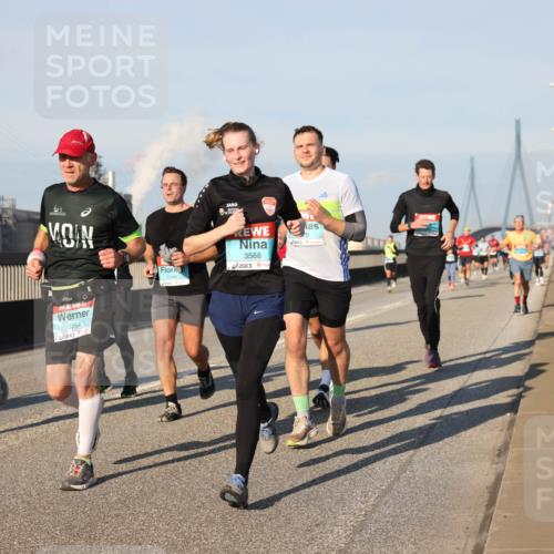 03.10.2025 - Köhlbrandbrückenlauf Lena Gebhardt http://msf.ph/oto/9119853 03.10.2025 09:45:44 Position 2 1946, 1602, 3264, 1146, 3568 meine-sportfotos.de