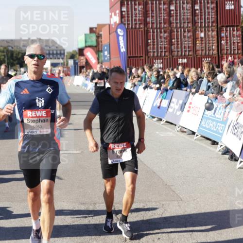 03.10.2025 - Köhlbrandbrückenlauf Jannik Wohlers http://msf.ph/oto/9119865 03.10.2025 13:03:59 Ziel 4056, 4127, 4349, 4372, 4480, 5098, 5414, 5447, 5950, 5958, 6315, 6341, 6392, 6706 meine-sportfotos.de