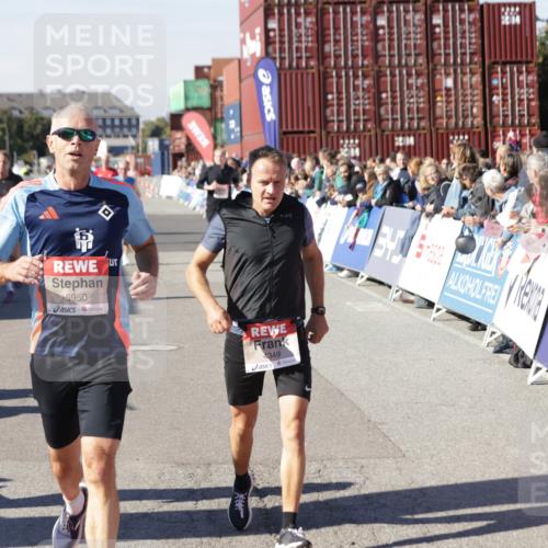 03.10.2025 - Köhlbrandbrückenlauf Jannik Wohlers http://msf.ph/oto/9119871 03.10.2025 13:03:59 Ziel 4056, 4127, 4349, 4372, 4480, 5098, 5414, 5447, 5950, 5958, 6315, 6341, 6392, 6706 meine-sportfotos.de
