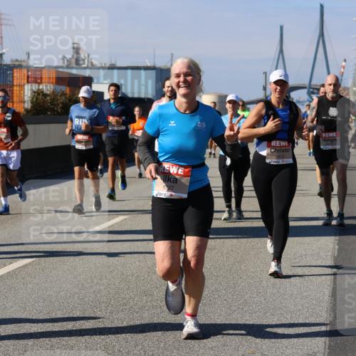 03.10.2025 - Köhlbrandbrückenlauf Strokosch-Dieckow http://msf.ph/oto/9119877 03.10.2025 12:57:43 Position 3 6227, 6512, 1887 meine-sportfotos.de