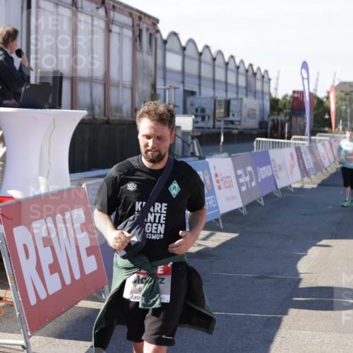 03.10.2025 - Köhlbrandbrückenlauf Jannik Wohlers http://msf.ph/oto/9119893 03.10.2025 13:35:14 Ziel 4886, 5279, 5360, 5412, 5427, 5557, 5604, 6204, 6205, 6265, 6547 meine-sportfotos.de